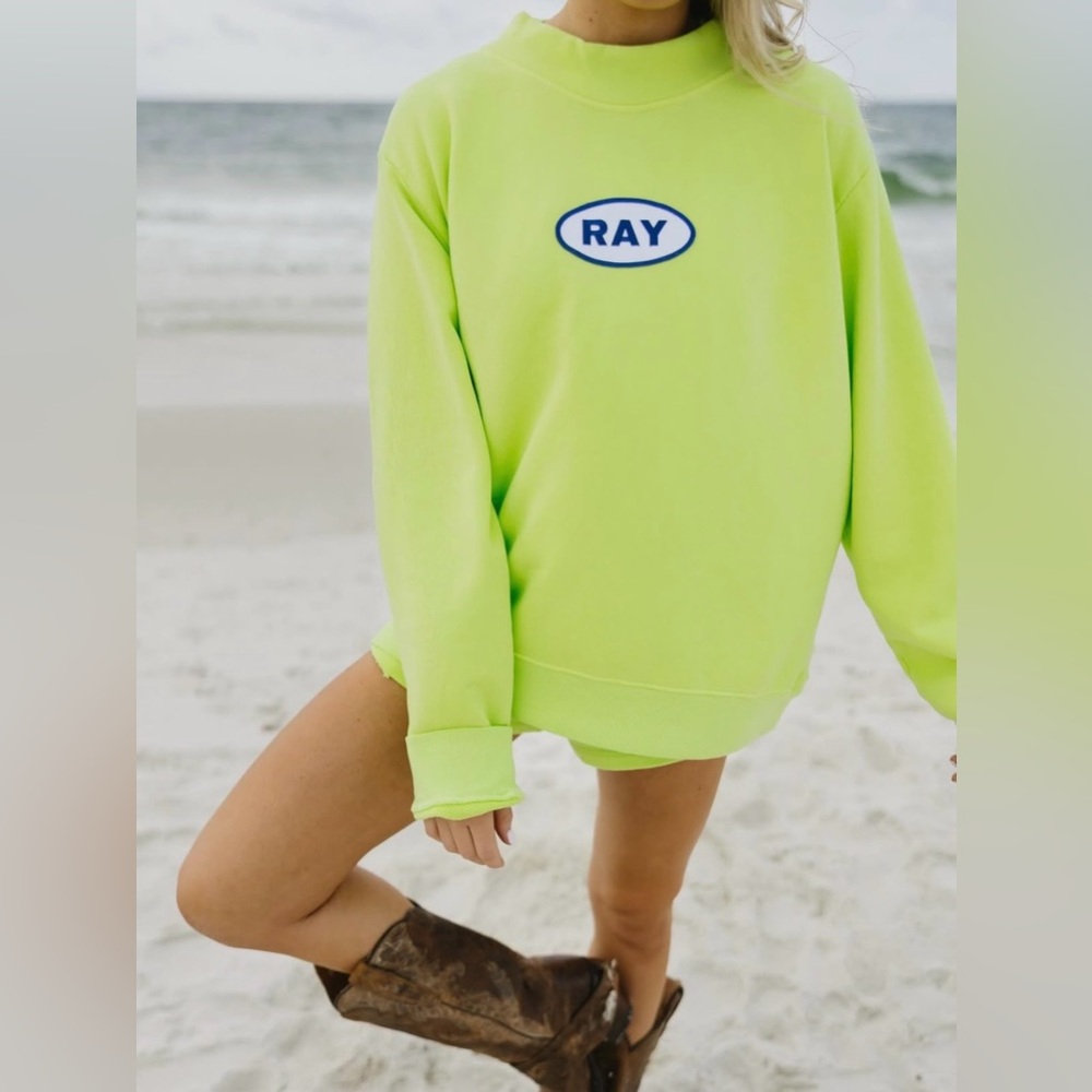 Ray The Brand Set: Palm Mockneck Sweatshirt & Sweatshorts + Beach Cowboy Hat